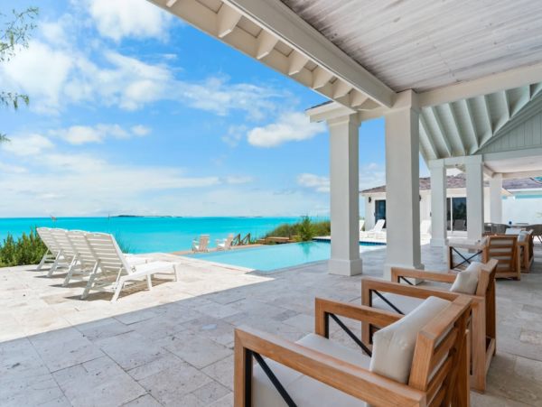 Luxurious 7-Bedroom Beachfront Retreat in Little Exuma, Bahamas